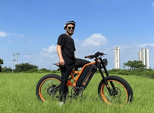 通常の自転車の代わりに電気自転車を使うべきなのはなぜですか?